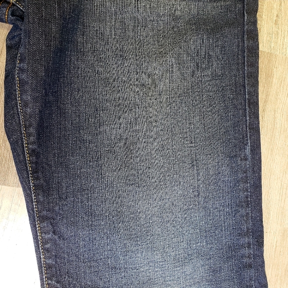 Lucky Brand Classic Fit Jeans - Picture 7 of 7